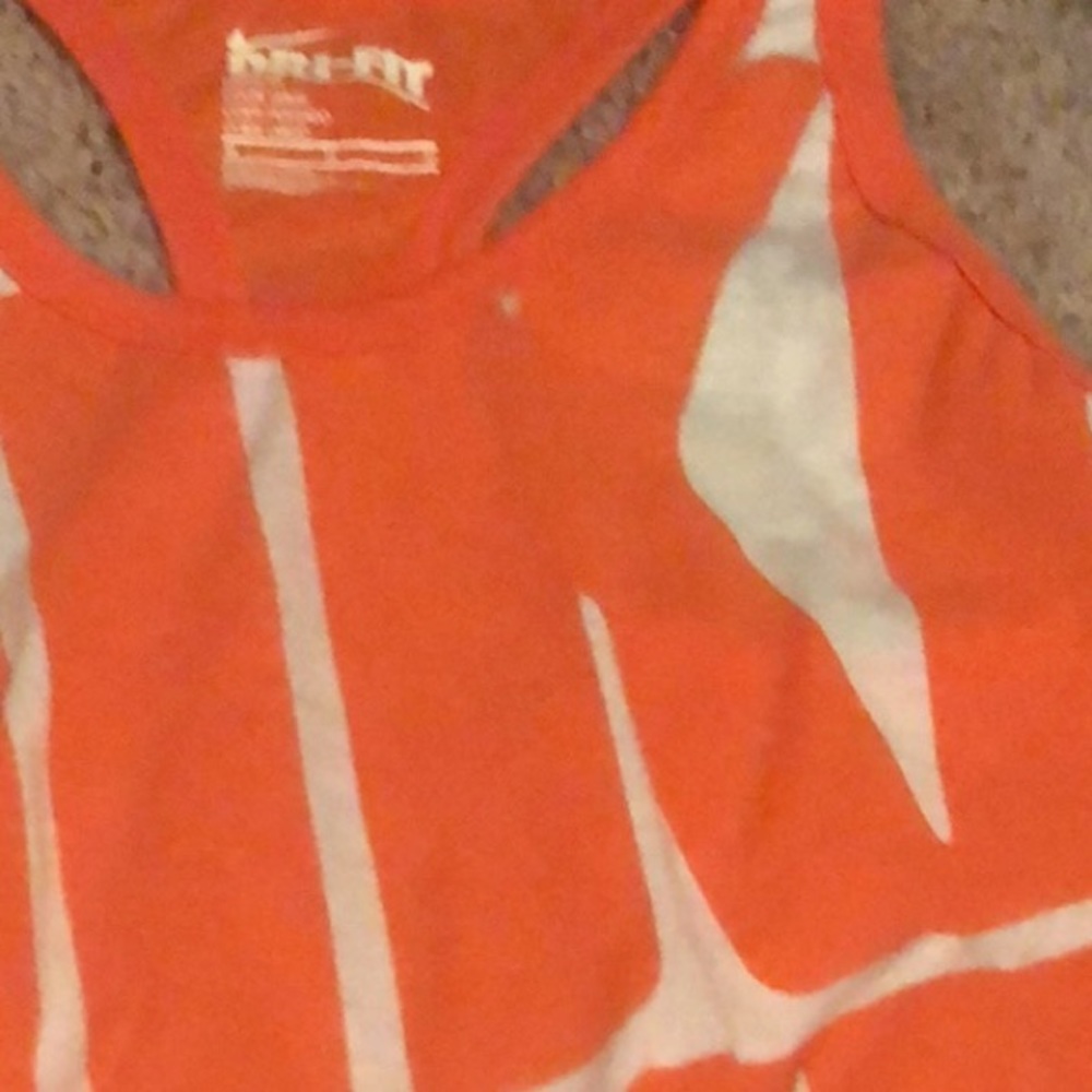 NIKE WORKOUT TOP